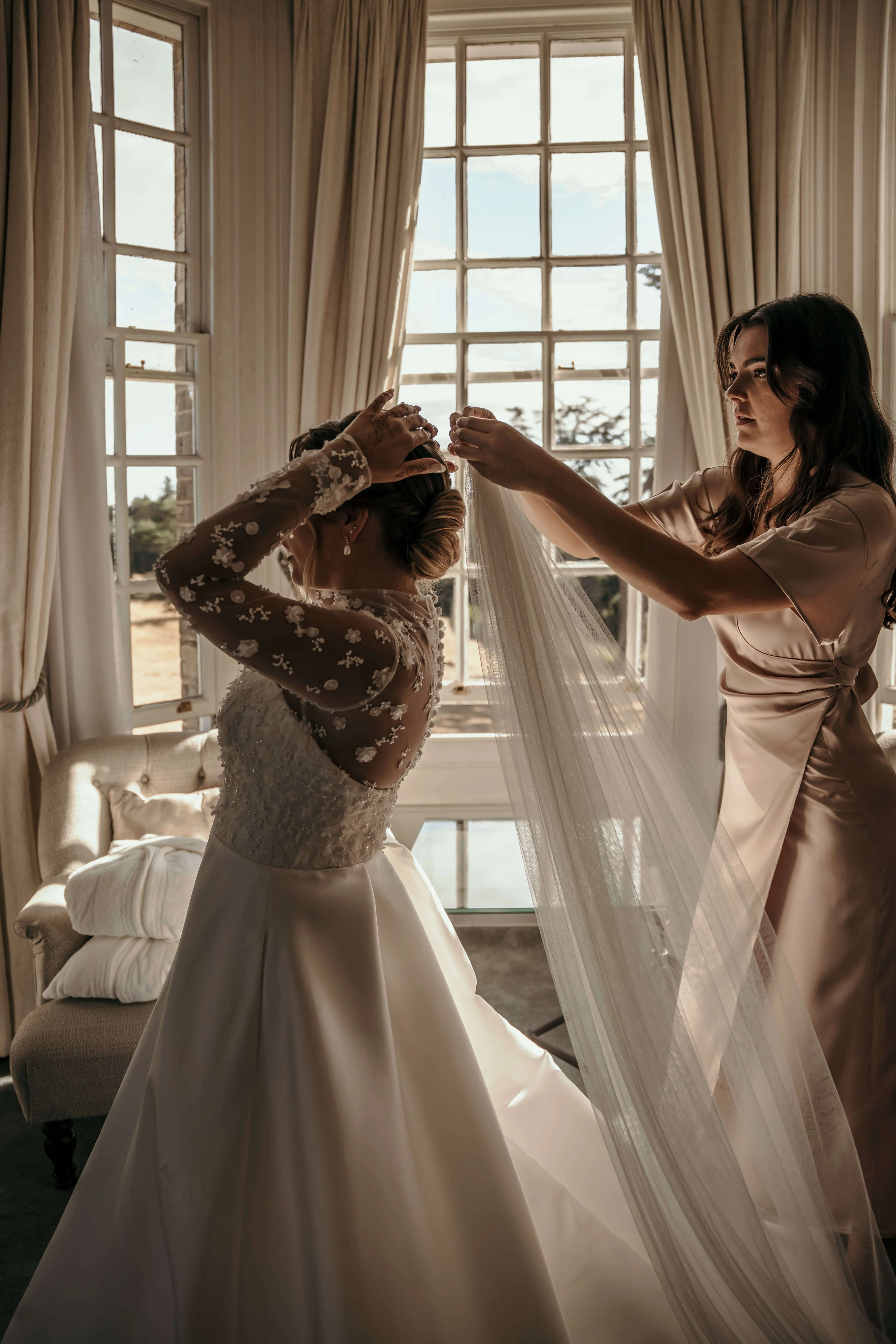 hedsor house wedding bridal suite